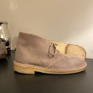 Woman’s Clarks Originals size 7 suede desert boots